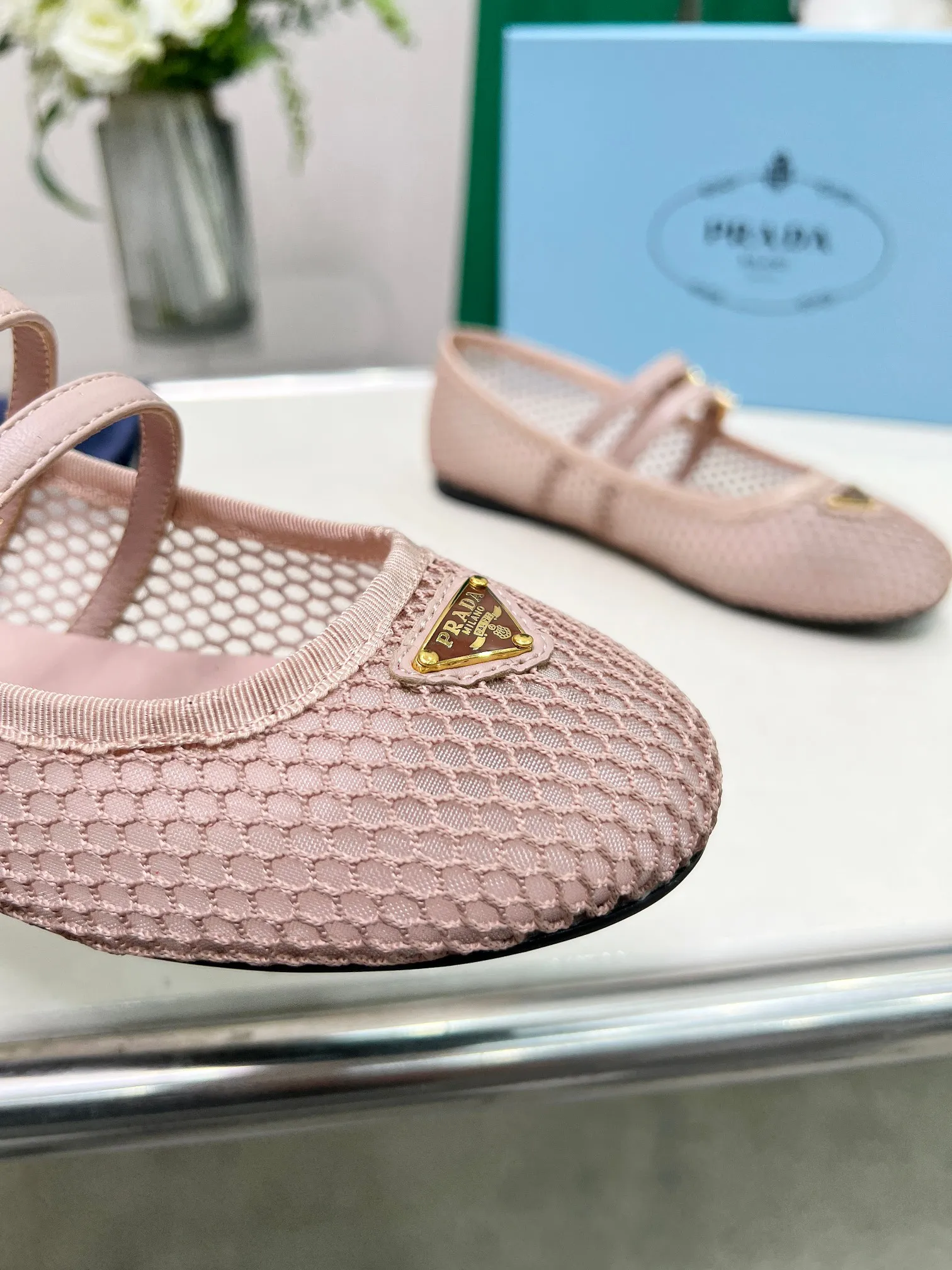 👟👟Ex-factory price 520👟👟 PRADA💝💝25ss💯💯💯New British style dancing shoes Small leather loafers - retro fashion classic items New products created at the first major show of Paris Fashion Week Inspirations are cleverly combined by the D chief designer on the perfect shoe shape. Matched with brand buckles, it is more fashionable. Upper: imported rhombus lining: cowhide lining sole: original [Fireworks][Fireworks] 1:1 molded foam sole Size: 35-41 yards